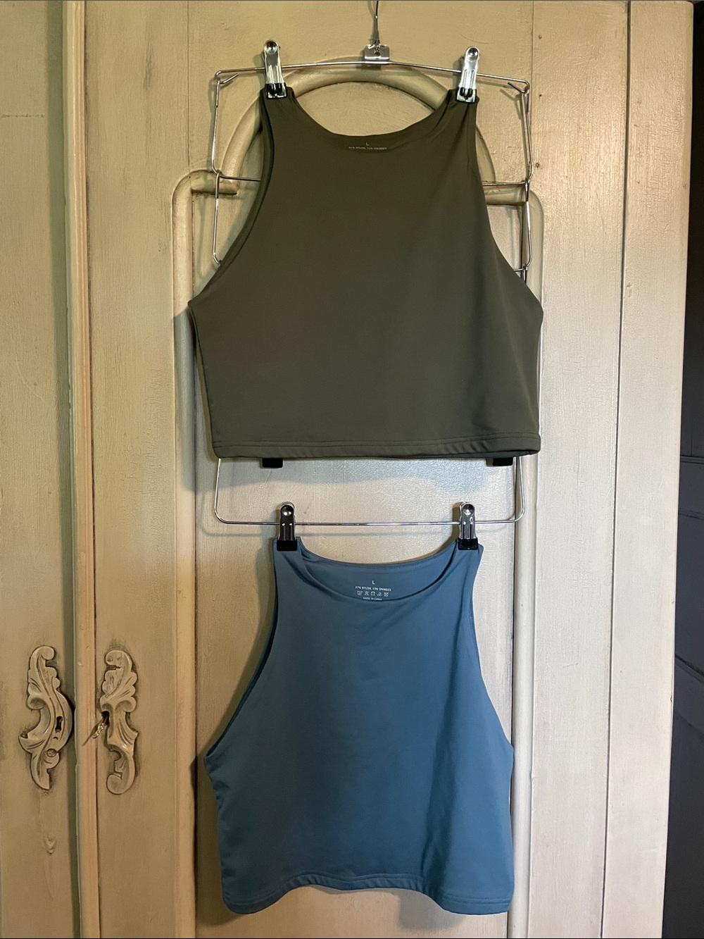 High-Neck Cropped Tank Top - Olive
